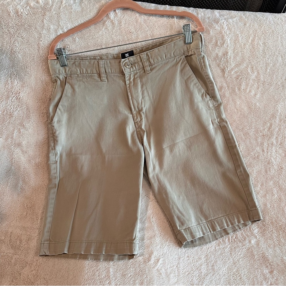 DC Men's Tan Roomy Shorts Cotton Blend Casual Size 36